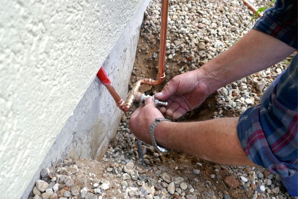 Outdoor-Faucet-Plumbing